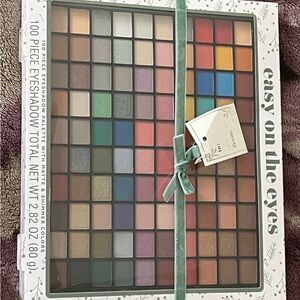 100-Piece Eyeshadow Palette